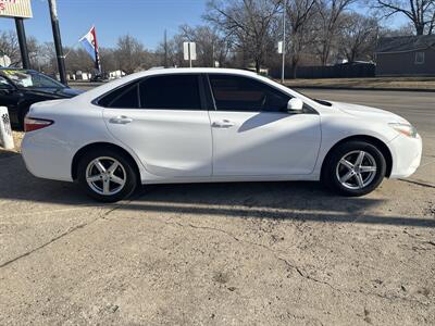 2016 Toyota Camry LE   - Photo 3 - Topeka, KS 66608