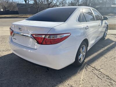 2016 Toyota Camry LE   - Photo 4 - Topeka, KS 66608