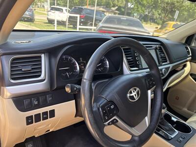 2016 Toyota Highlander Limited   - Photo 14 - Topeka, KS 66608