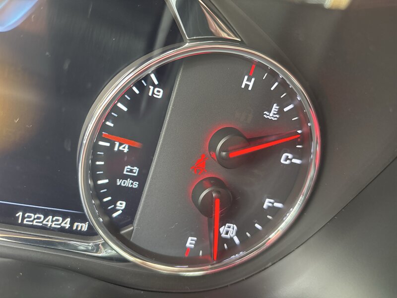 2019 GMC Acadia Denali   - Photo 12 - Topeka, KS 66608