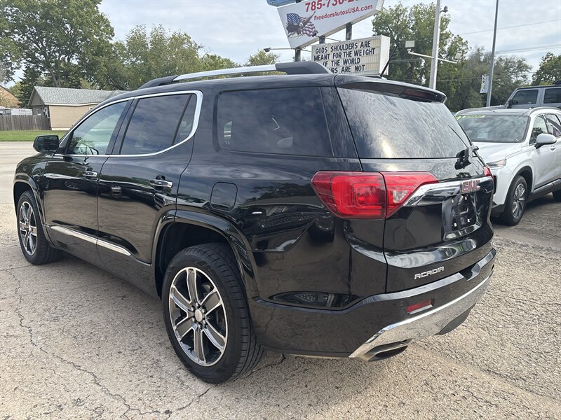 2019 GMC Acadia Denali   - Photo 4 - Topeka, KS 66608
