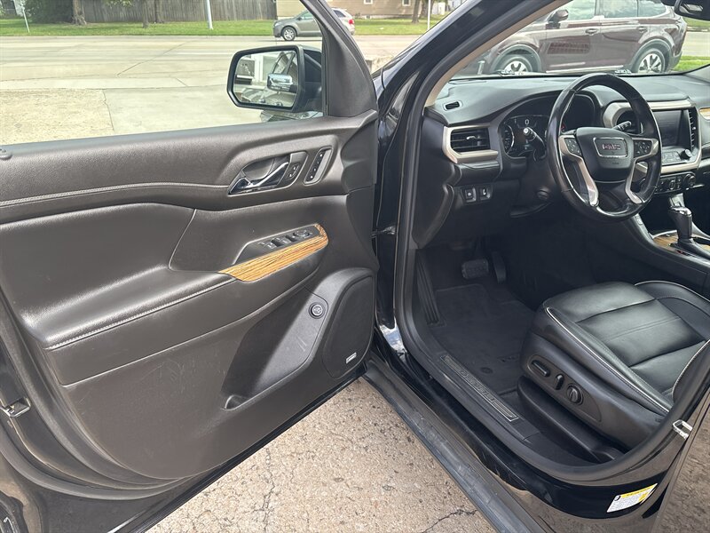 2019 GMC Acadia Denali   - Photo 5 - Topeka, KS 66608