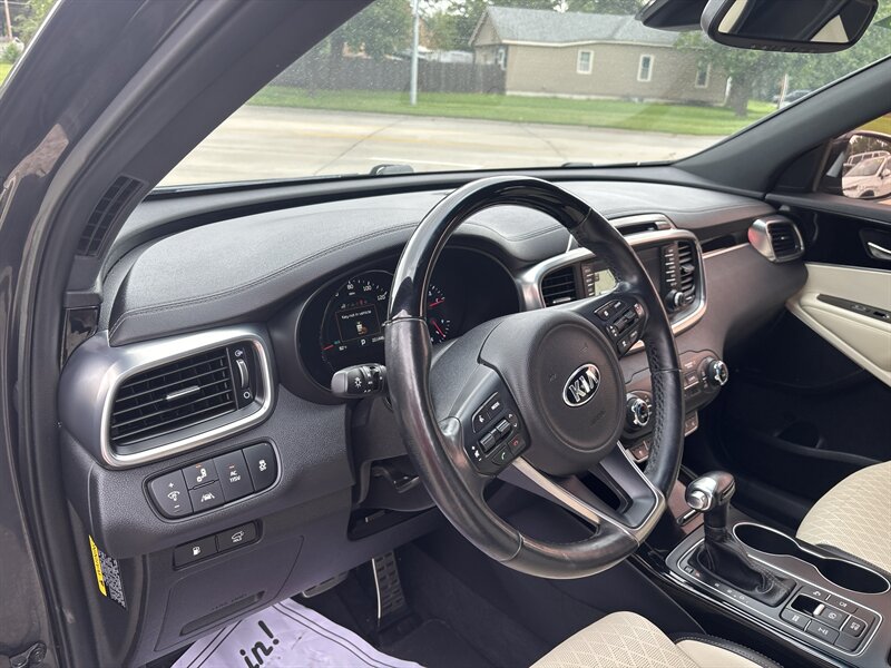 2016 Kia Sorento SX Limited V6   - Photo 15 - Topeka, KS 66608