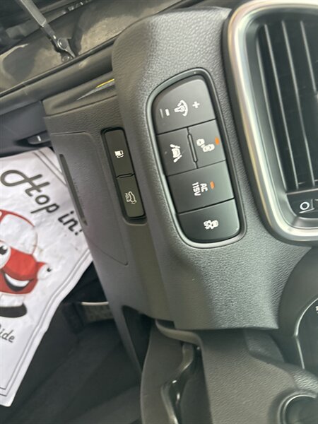 2016 Kia Sorento SX Limited V6   - Photo 16 - Topeka, KS 66608