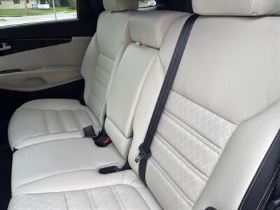 2016 Kia Sorento SX Limited V6 - Photo 23 - Topeka, KS 66608