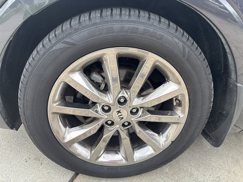 2016 Kia Sorento SX Limited V6   - Photo 10 - Topeka, KS 66608