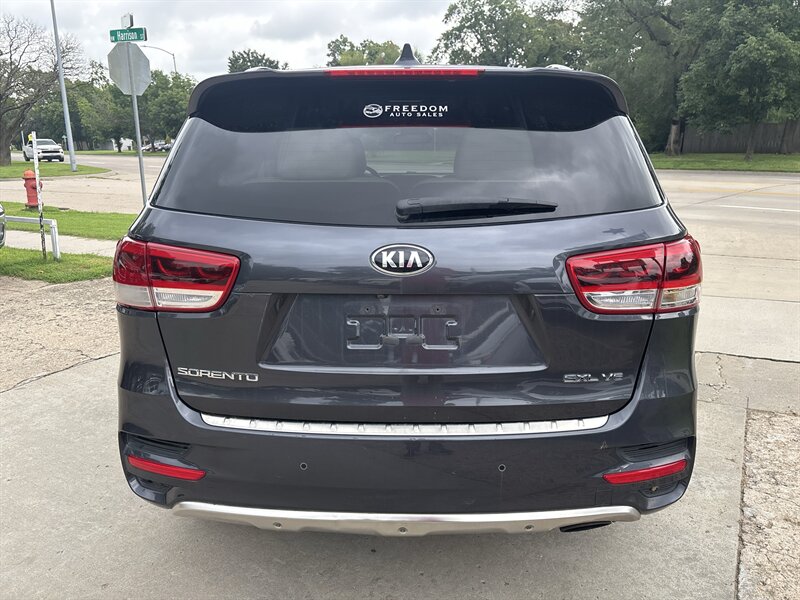 2016 Kia Sorento SX Limited V6   - Photo 4 - Topeka, KS 66608