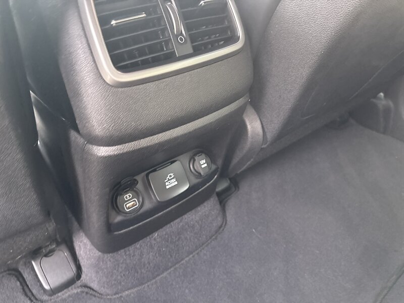 2016 Kia Sorento SX Limited V6   - Photo 24 - Topeka, KS 66608