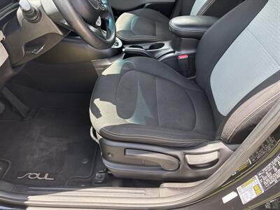 2015 Kia Soul + - Photo 11 - Topeka, KS 66608