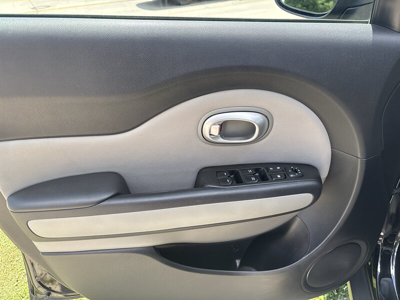 2015 Kia Soul + - Photo 10 - Topeka, KS 66608