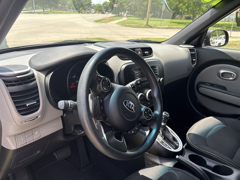 2015 Kia Soul + - Photo 13 - Topeka, KS 66608