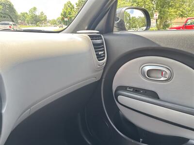 2015 Kia Soul + - Photo 17 - Topeka, KS 66608