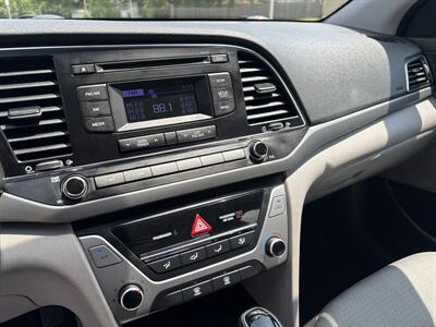 2017 Hyundai ELANTRA SE - Photo 11 - Topeka, KS 66608