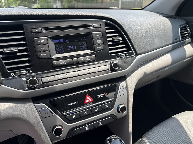 2017 Hyundai ELANTRA SE   - Photo 11 - Topeka, KS 66608