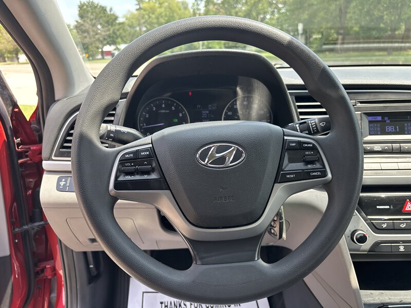 2017 Hyundai ELANTRA SE   - Photo 10 - Topeka, KS 66608