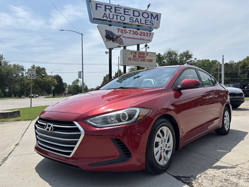 2017 Hyundai ELANTRA SE  
