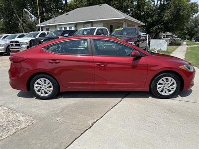 2017 Hyundai ELANTRA SE - Photo 3 - Topeka, KS 66608