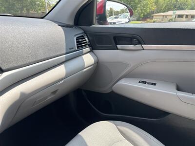 2017 Hyundai ELANTRA SE - Photo 13 - Topeka, KS 66608