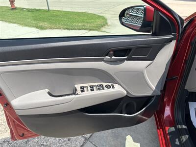 2017 Hyundai ELANTRA SE - Photo 7 - Topeka, KS 66608
