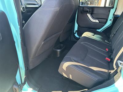 2015 Jeep Wrangler Unlimited Rubicon   - Photo 15 - Topeka, KS 66608