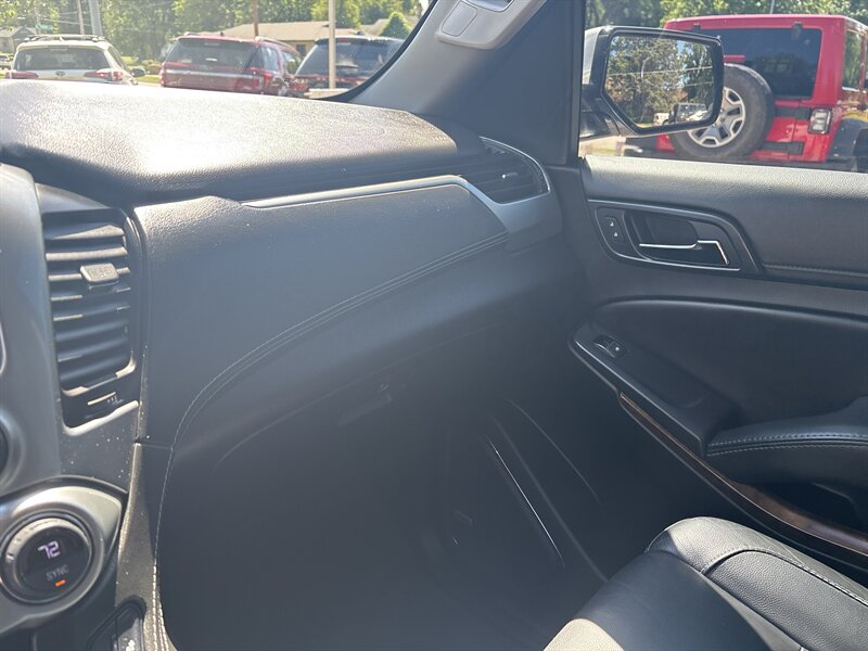 2018 Chevrolet Suburban LT - Photo 28 - Topeka, KS 66608