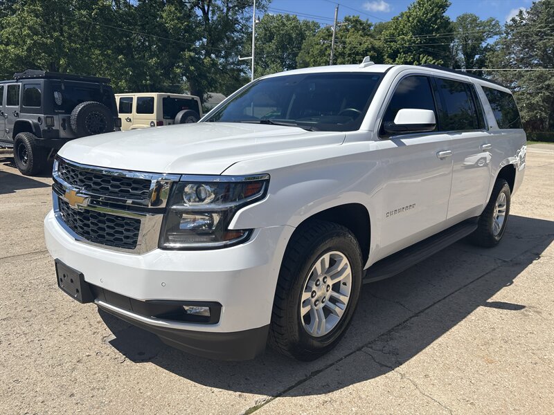 2018 Chevrolet Suburban LT - Photo 7 - Topeka, KS 66608
