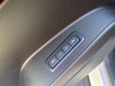 2018 Chevrolet Suburban LT - Photo 14 - Topeka, KS 66608