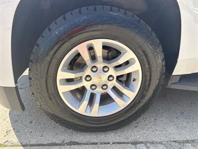 2018 Chevrolet Suburban LT - Photo 11 - Topeka, KS 66608
