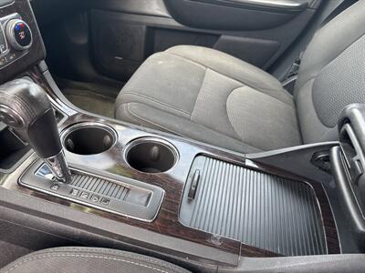 2017 Chevrolet Traverse LT   - Photo 28 - Topeka, KS 66608