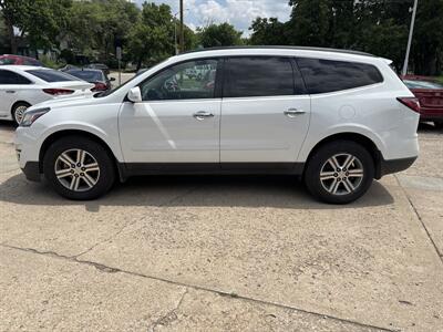 2017 Chevrolet Traverse LT   - Photo 7 - Topeka, KS 66608