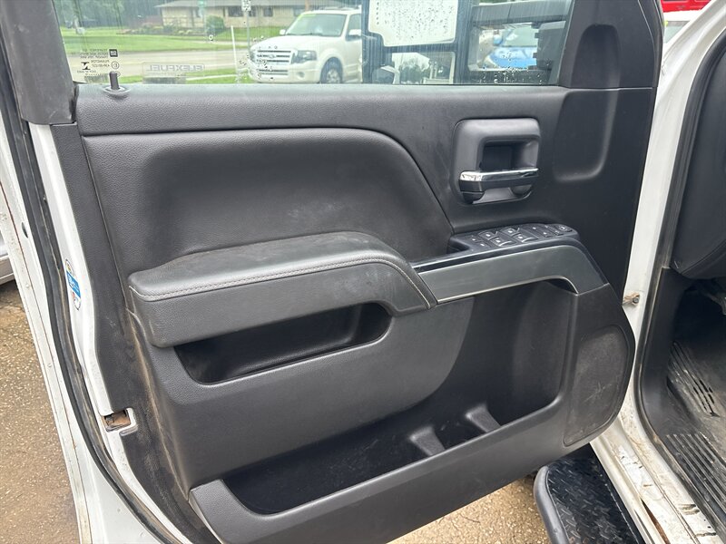 2019 Chevrolet Silverado 2500HD LT   - Photo 9 - Topeka, KS 66608