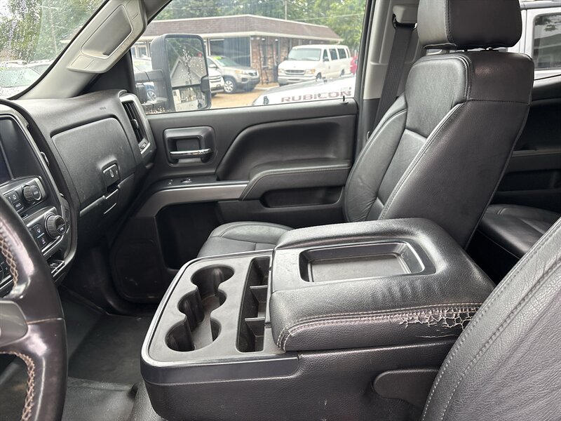 2019 Chevrolet Silverado 2500HD LT   - Photo 11 - Topeka, KS 66608