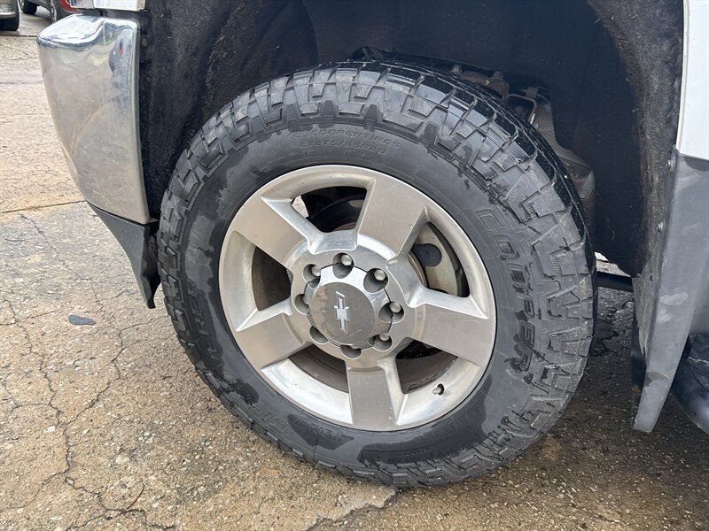 2019 Chevrolet Silverado 2500HD LT   - Photo 7 - Topeka, KS 66608
