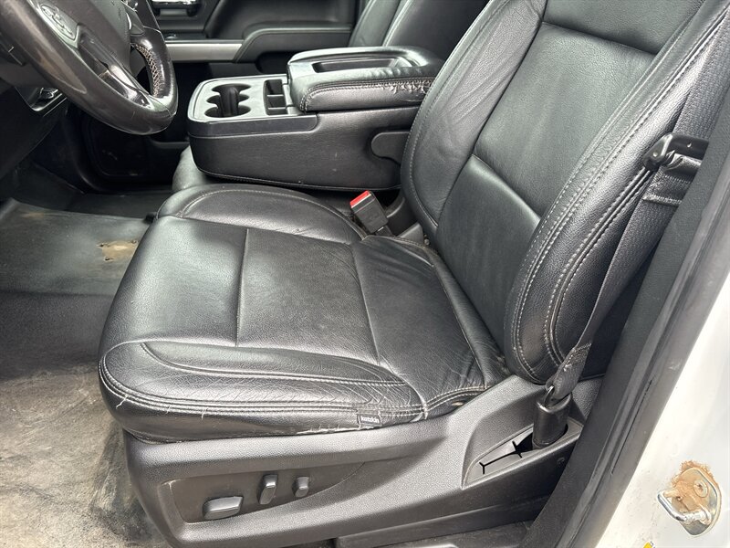 2019 Chevrolet Silverado 2500HD LT   - Photo 10 - Topeka, KS 66608