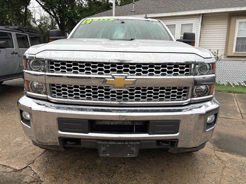 2019 Chevrolet Silverado 2500HD LT   - Photo 3 - Topeka, KS 66608