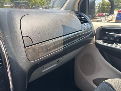 2016 Dodge Grand Caravan SXT   - Photo 28 - Topeka, KS 66608