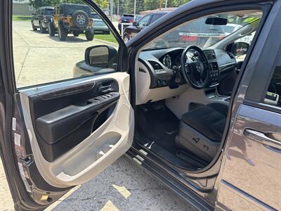 2016 Dodge Grand Caravan SXT   - Photo 15 - Topeka, KS 66608