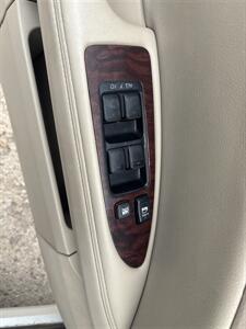 2011 Toyota Avalon Limited   - Photo 18 - Topeka, KS 66608