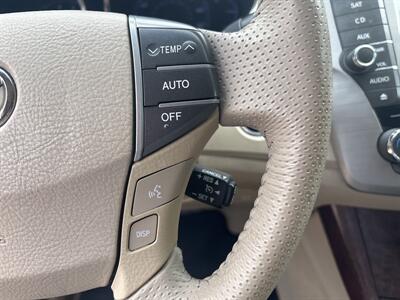 2011 Toyota Avalon Limited   - Photo 26 - Topeka, KS 66608