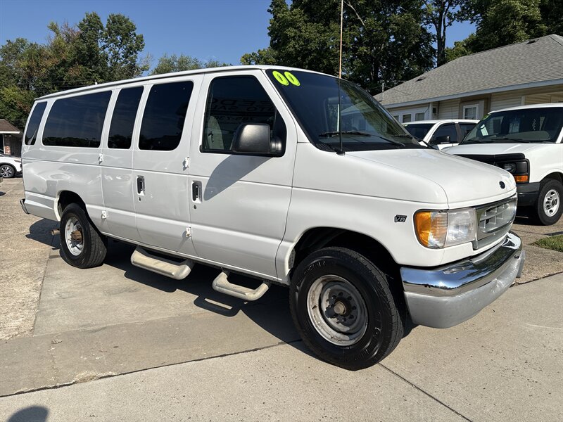2000 Ford E-Series Van E-350 XLT SD   - Photo 5 - Topeka, KS 66608