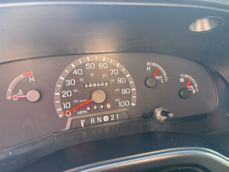 2000 Ford E-Series Van E-350 XLT SD   - Photo 11 - Topeka, KS 66608