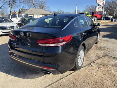 2018 Kia Optima LX   - Photo 3 - Topeka, KS 66608