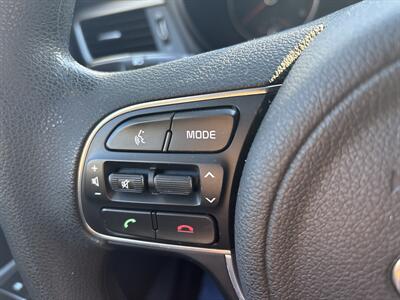 2018 Kia Optima LX   - Photo 4 - Topeka, KS 66608