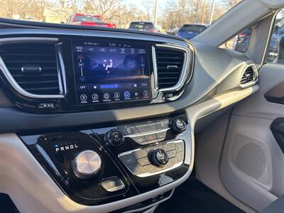 2017 Chrysler Pacifica Touring Plus - Photo 23 - Topeka, KS 66608