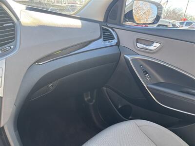 2017 Hyundai SANTA FE Sport 2.4L   - Photo 19 - Topeka, KS 66608