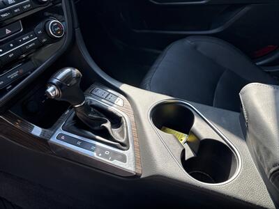 2015 Kia Optima EX - Photo 19 - Topeka, KS 66608