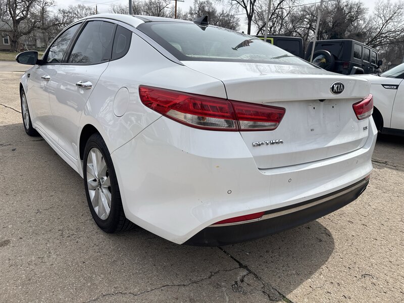 2016 Kia Optima EX - Photo 5 - Topeka, KS 66608