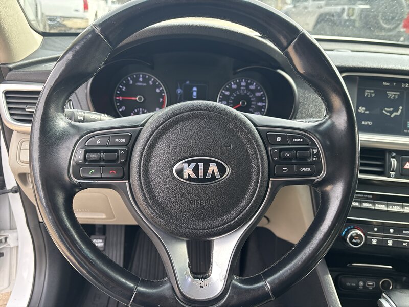 2016 Kia Optima EX - Photo 15 - Topeka, KS 66608