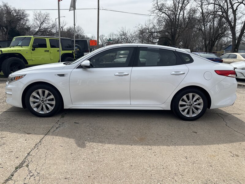2016 Kia Optima EX - Photo 6 - Topeka, KS 66608