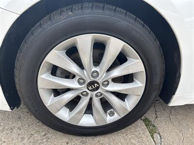 2016 Kia Optima EX - Photo 8 - Topeka, KS 66608